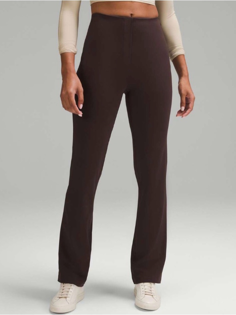 Lululemon Smooth Fit Pull On High Rise Pant
Espresso Brown Size 4
